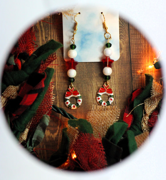 Holiday Wreath Beaded Earrings